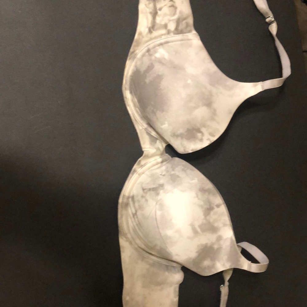 Gray cloud t-shirt bra